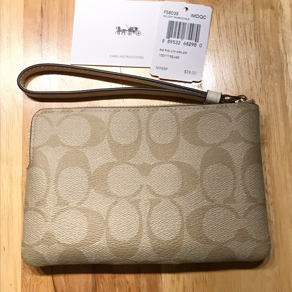 ✨NWT✨ Coach Khakis/ Tan Wristlet - Picture 5 of 6